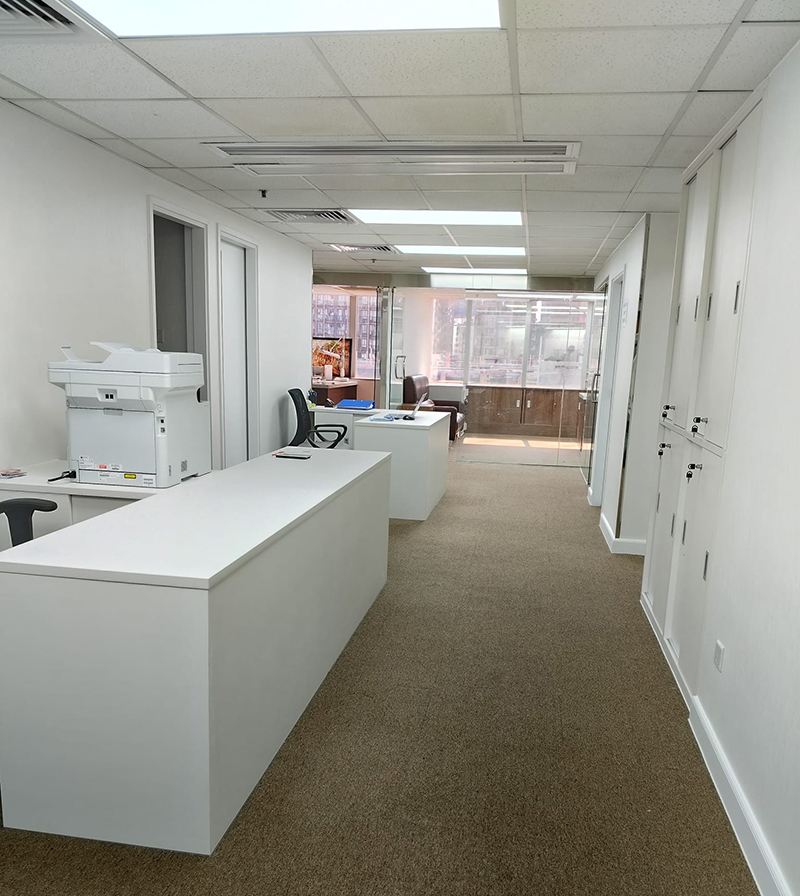 Virtual office setup in Hong Kong with modern desk and chair