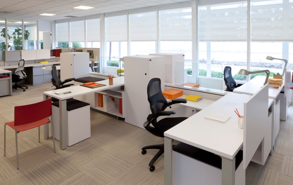 Serviced office workstation or fully equipped desk